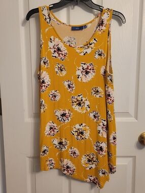 Apt. 9 Yellow Floral Scoop Neck Tank